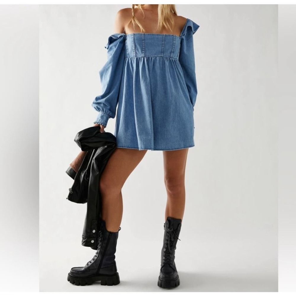 Free People About You Denim Babydoll Tunic Smocked Blue Chill NEW Size Medium